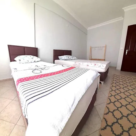 Fethiye Merkezde Ferah Ve Balkonlu 2+1 Daire Fethiye