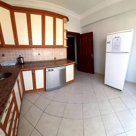 Fethiye Merkezde Ferah Ve Balkonlu 2+1 Daire Apartment