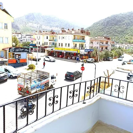 Fethiye Merkezde Ferah Ve Balkonlu 2+1 Daire Apartment