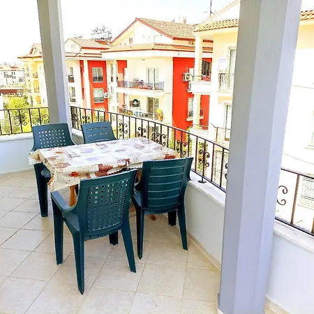 Fethiye Merkezde Ferah Ve Balkonlu 2+1 Daire Fethiye