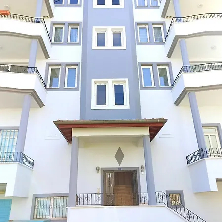 Fethiye Merkezde Ferah Ve Balkonlu 2+1 Daire Apartment *