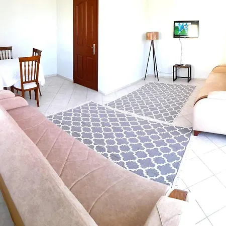 Fethiye Merkezde Ferah Ve Balkonlu 2+1 Daire Apartment Fethiye