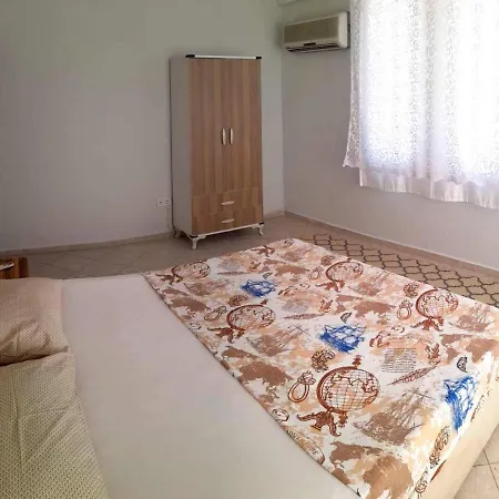 Fethiye Merkezde Ferah Ve Balkonlu 2+1 Daire *
