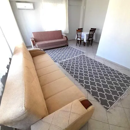 Fethiye Merkezde Ferah Ve Balkonlu 2+1 Daire Apartamento Fethiye